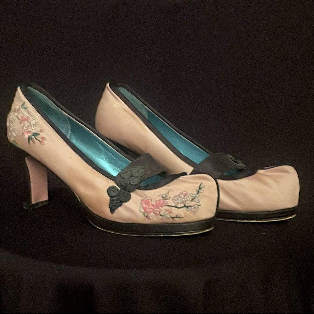 Irregular choice size 40